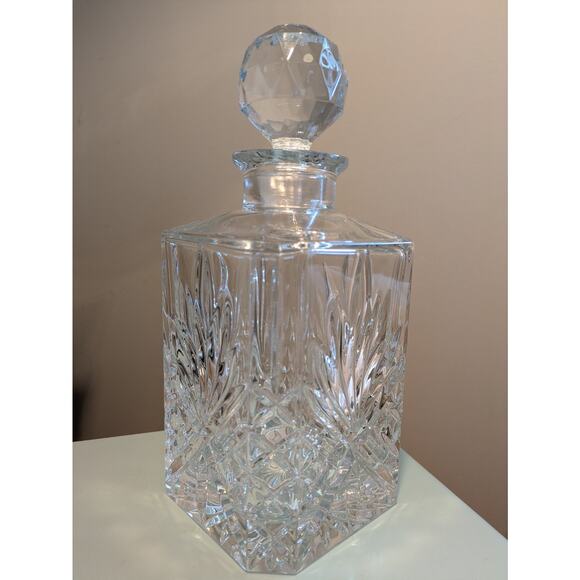 Mikasa Crystal Decanter - Cavannah VT126/560 - 10.25" X 4.75" 1L Czech Republic - Picture 1 of 11